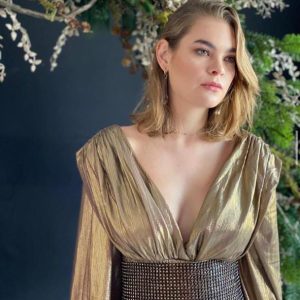 Manga larga escote en piernas