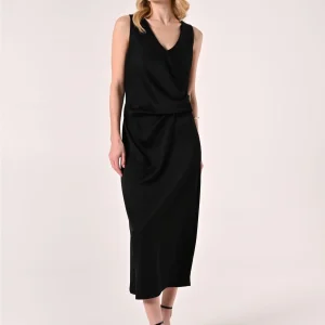 Vestido camisón midi de satén negro