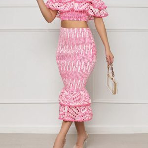 Conjunto falda lapiz escarola bordado con top off shoulder