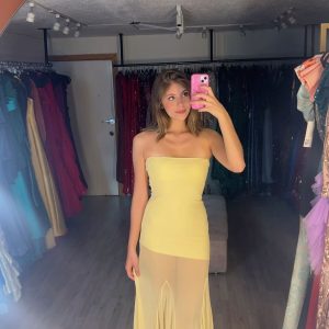 Renta Strapless lycra asimétrico bajo de mesh