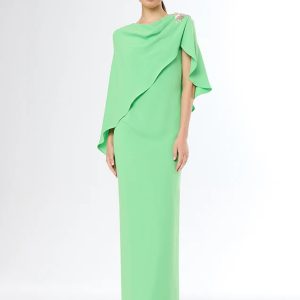 Corte recto aplicación hombro capa asimétrica