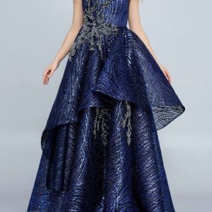 Sin manga bordado capa