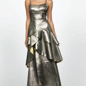 Tirantes con olanes en falda abertura en pierna