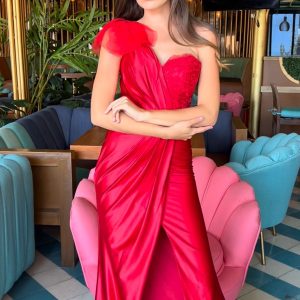 Satin un hombro moño tul