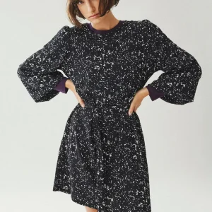 Vestido corto con cinturón