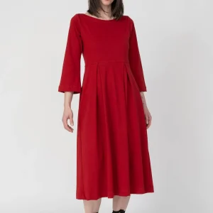 Vestido con pinzas rojo