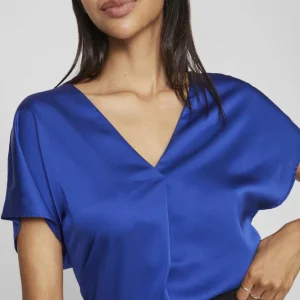 Camiseta de satén con cuello en V